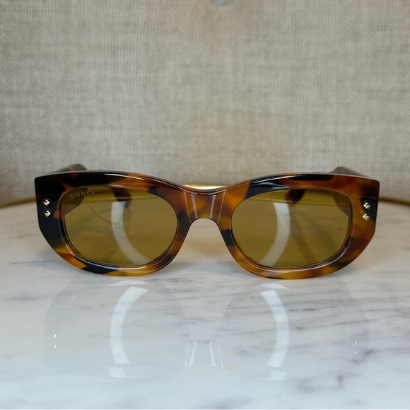 New! Authentic GUCCI Rectangle Sunglasses. - Picture 9 of 14